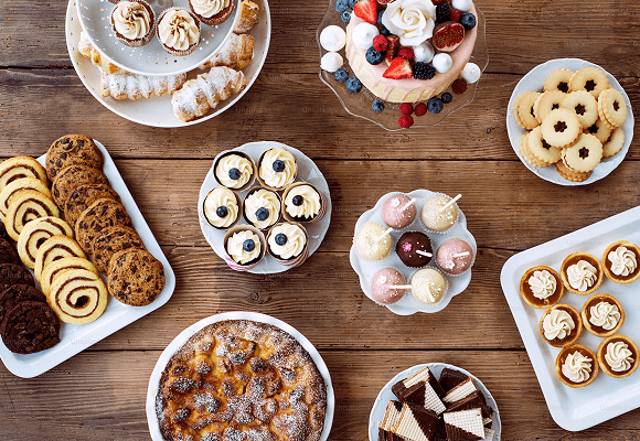 Gallery Turns 10: Celebrating with Cake