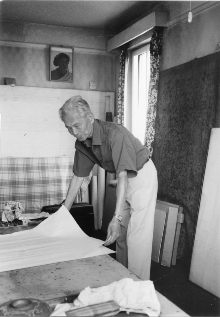 Photograph of Wu Guanzhong in a studio in Fangzhuang, Beijing