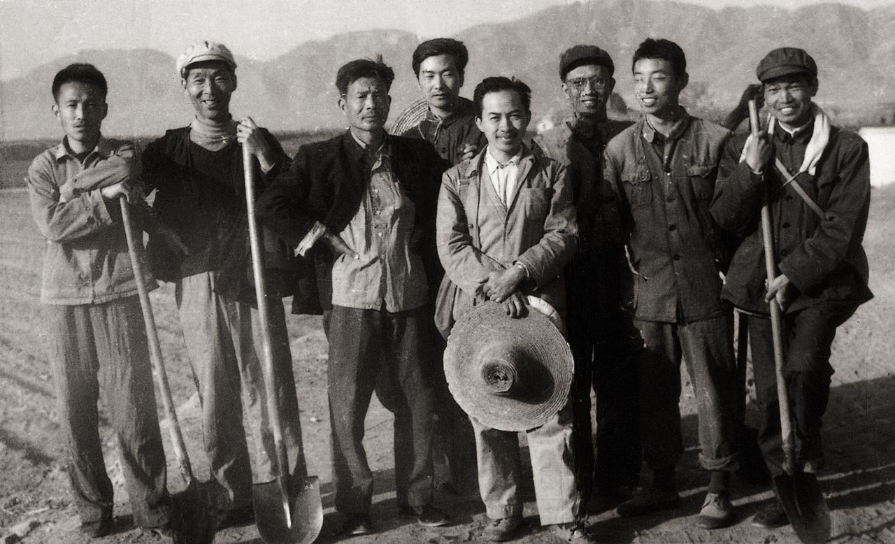 Photograph of Wu Guanzhong and others at a labour camp