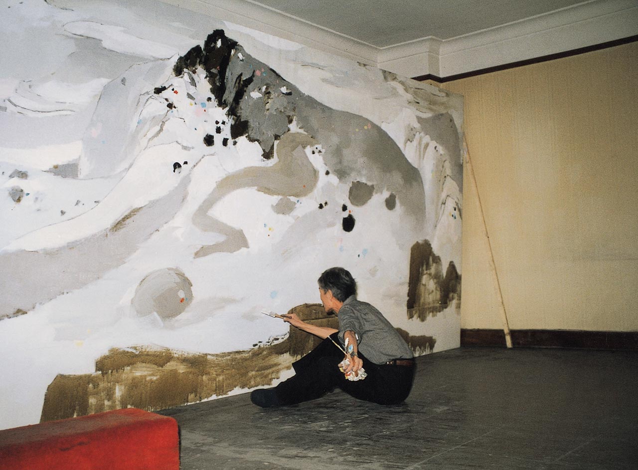 Photograph of Wu Guanzhong painting "雪山"