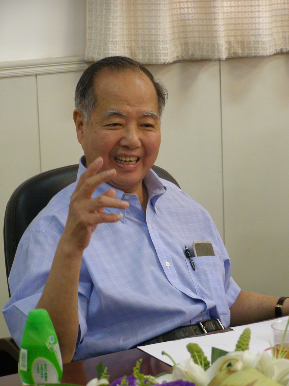 Photograph of Professor Li Zhengdao speaking at 紫禁城里的东西方艺术对话