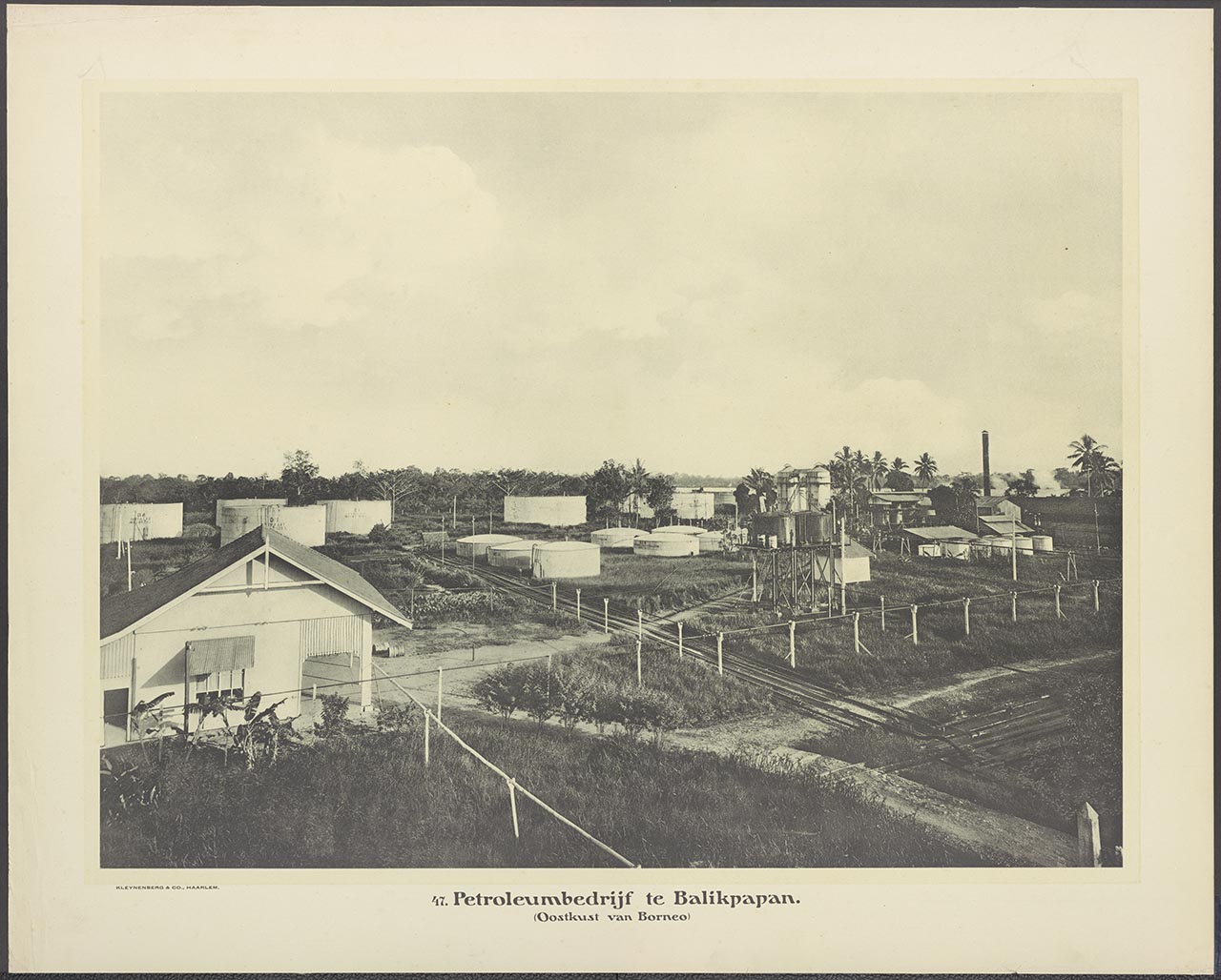 047. Petroleumbedrijf te Balikpapan. (Oostkust van Bórneo)