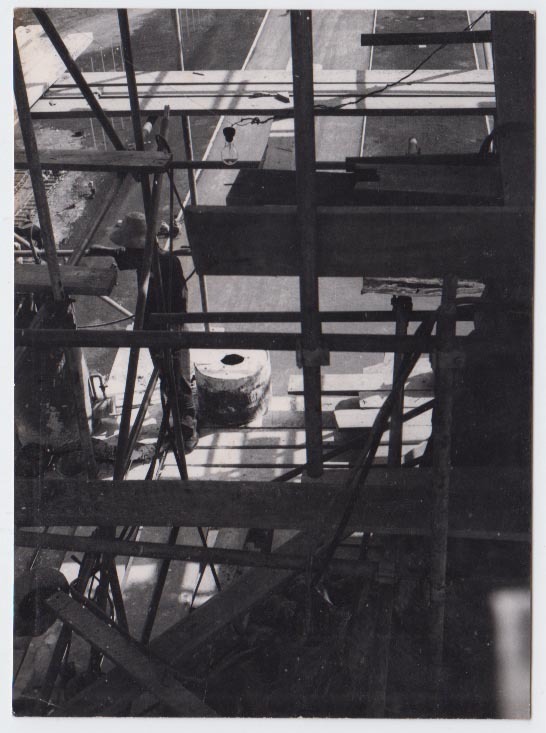 Photographic documentation of the construction process for "Pembebasan Irian Barat" by Edhi Sunarso