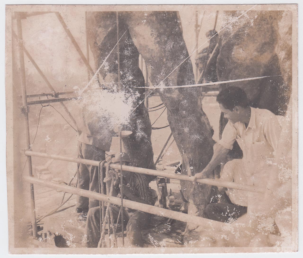 Photographic documentation of the construction process for "Pembebasan Irian Barat" by Edhi Sunarso
