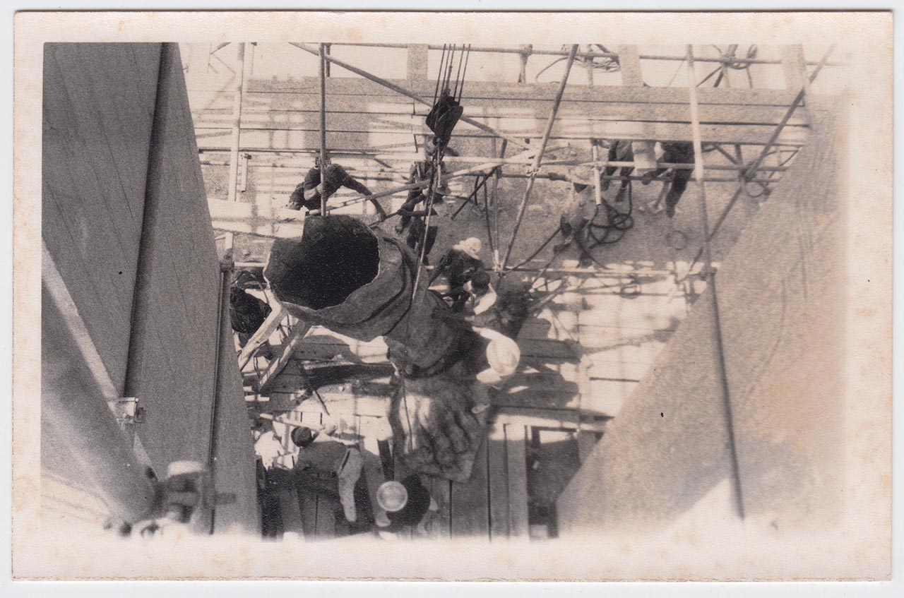 Photographic documentation of the construction process for "Pembebasan Irian Barat" by Edhi Sunarso