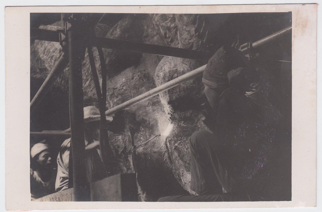Photographic documentation of the construction process for "Pembebasan Irian Barat" by Edhi Sunarso