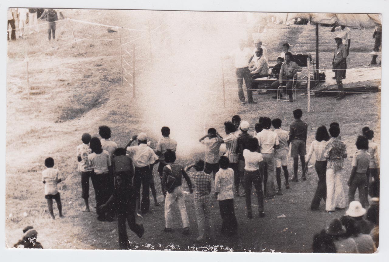 Photographic documentation of the construction process for "Pembebasan Irian Barat" by Edhi Sunarso
