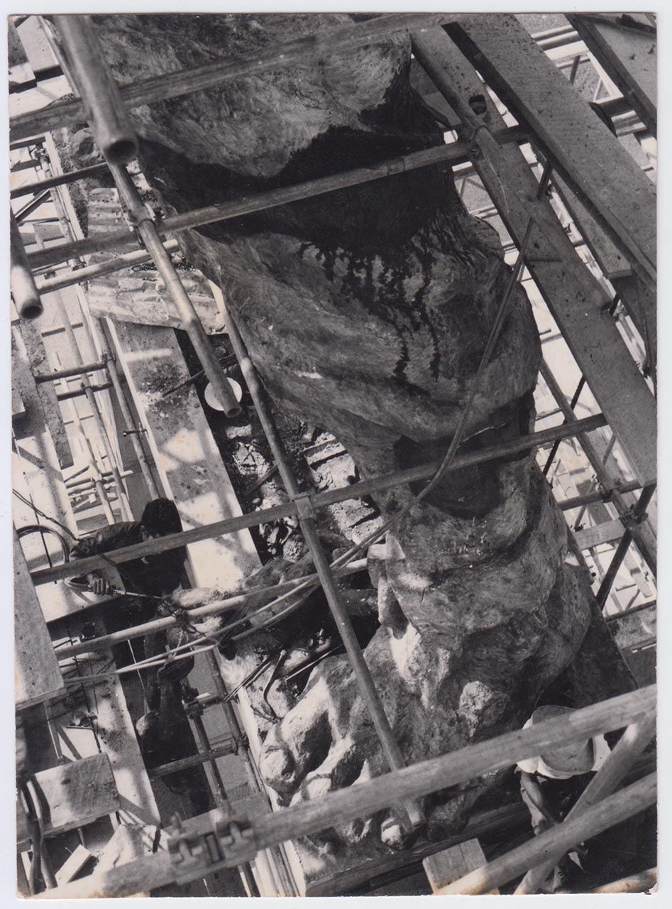 Photographic documentation of the construction process for "Pembebasan Irian Barat" by Edhi Sunarso