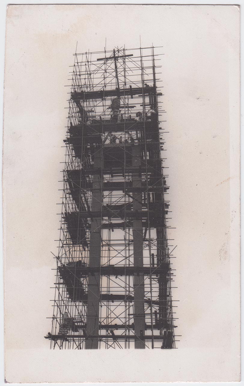 Photographic documentation of the construction process for "Pembebasan Irian Barat" by Edhi Sunarso