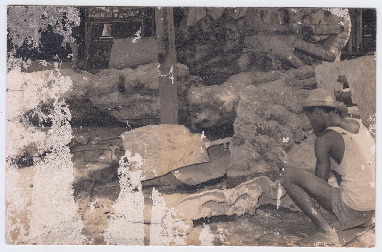 Photographic documentation of the construction process for "Pembebasan Irian Barat" by Edhi Sunarso