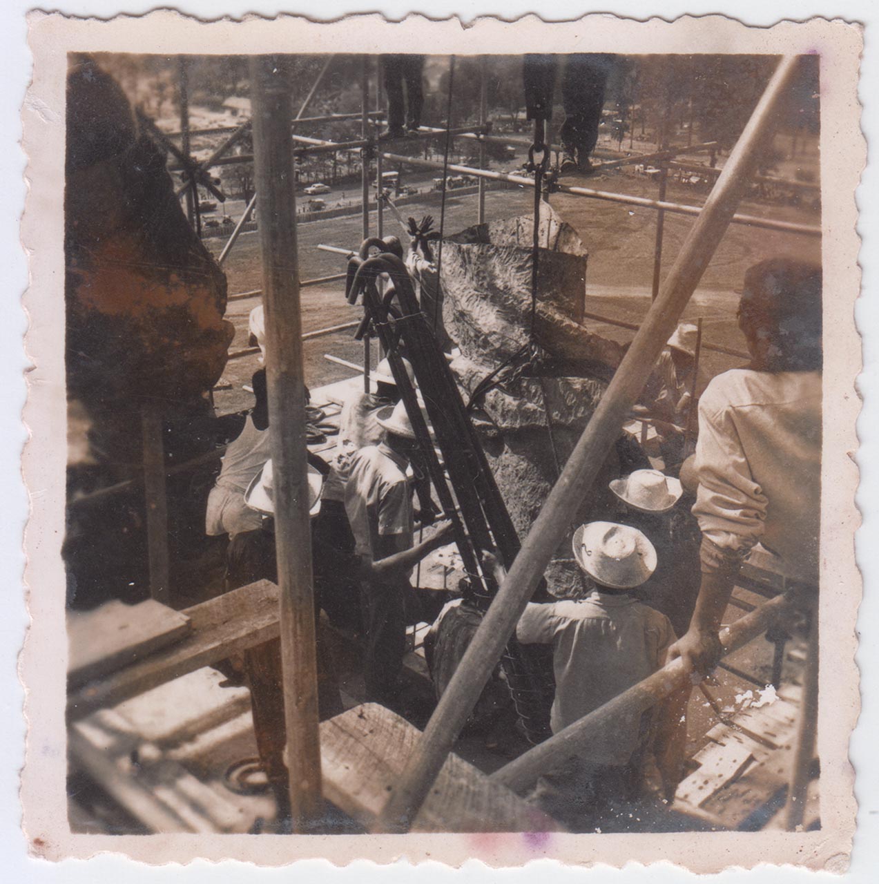 Photographic documentation of the construction process for "Pembebasan Irian Barat" by Edhi Sunarso