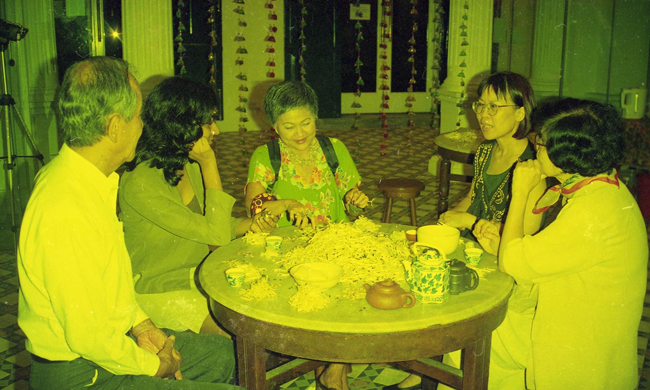 Photographic documentation of "Let's Chat" by Amanda Heng at the Singapore Art Museum in 2000