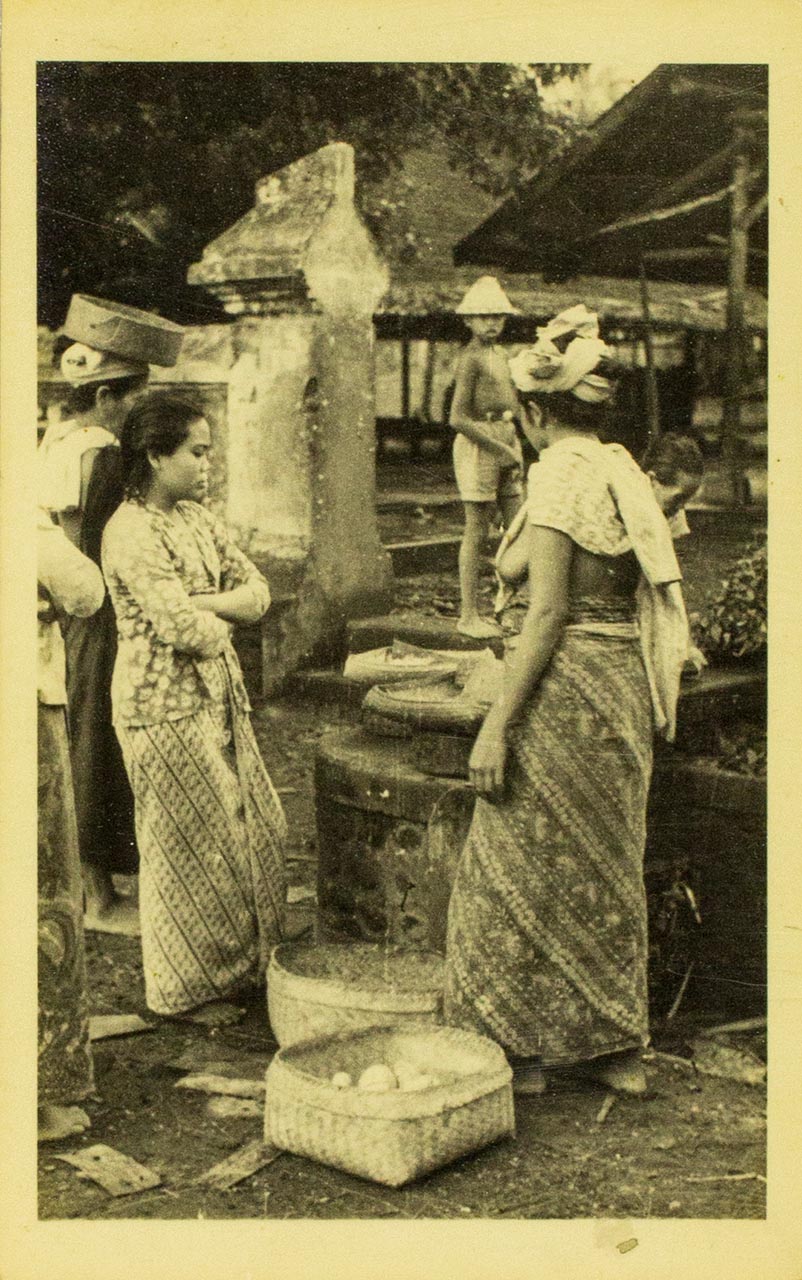 Balinese women chatting