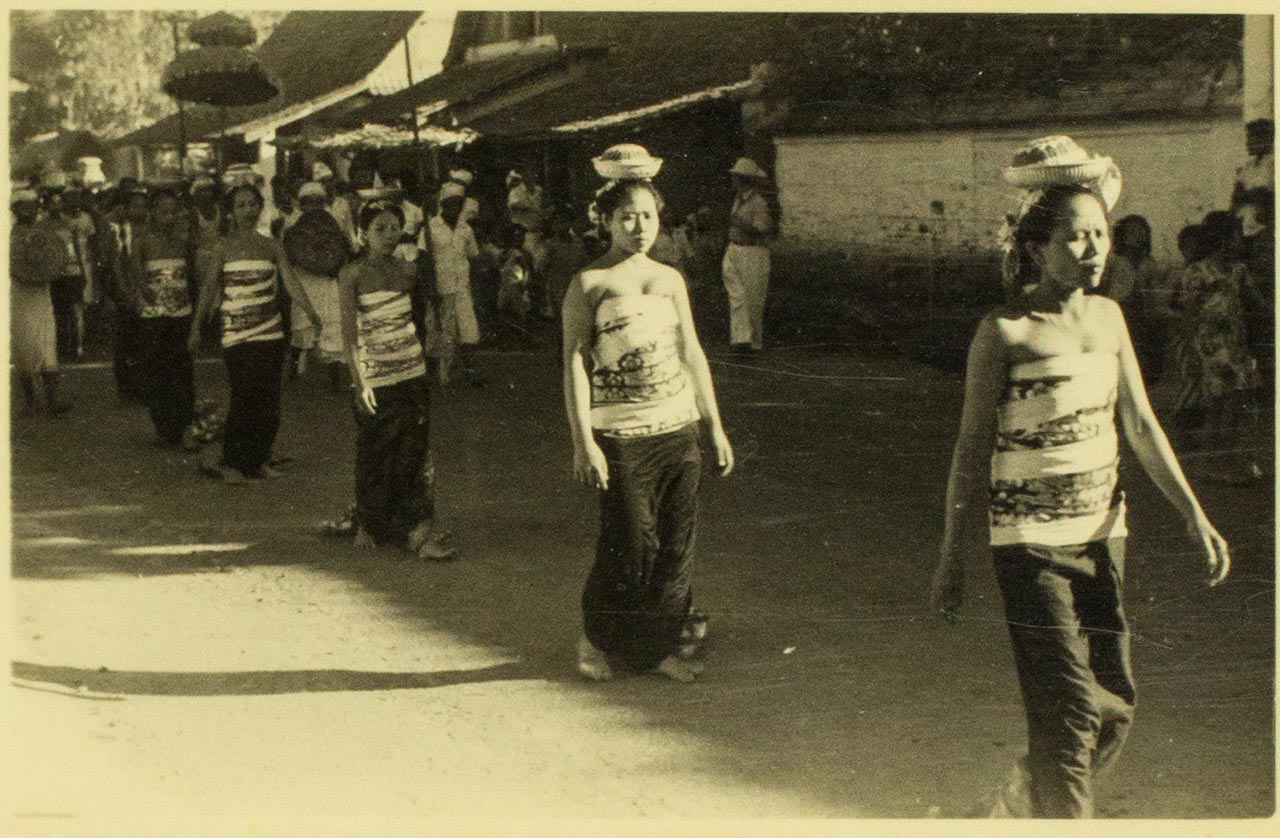 Balinese dancers