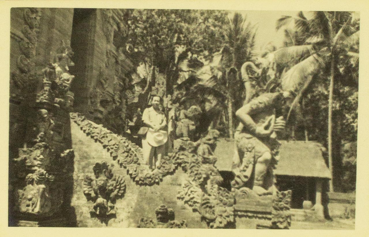 Photograph of Chen Chong Swee at a Balinese temple