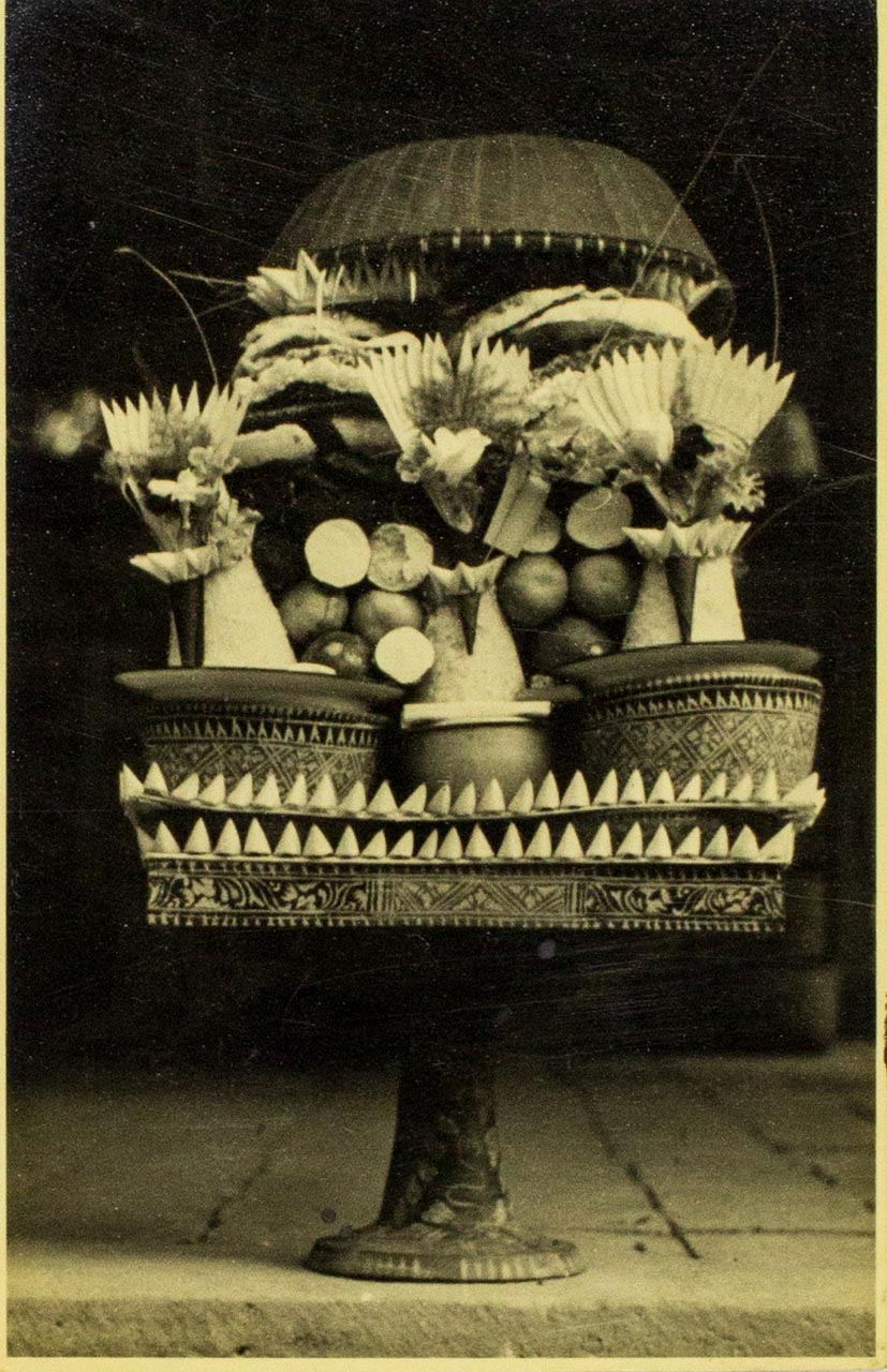 Temple offering, Bali - Chen Chong Swee's travel photo