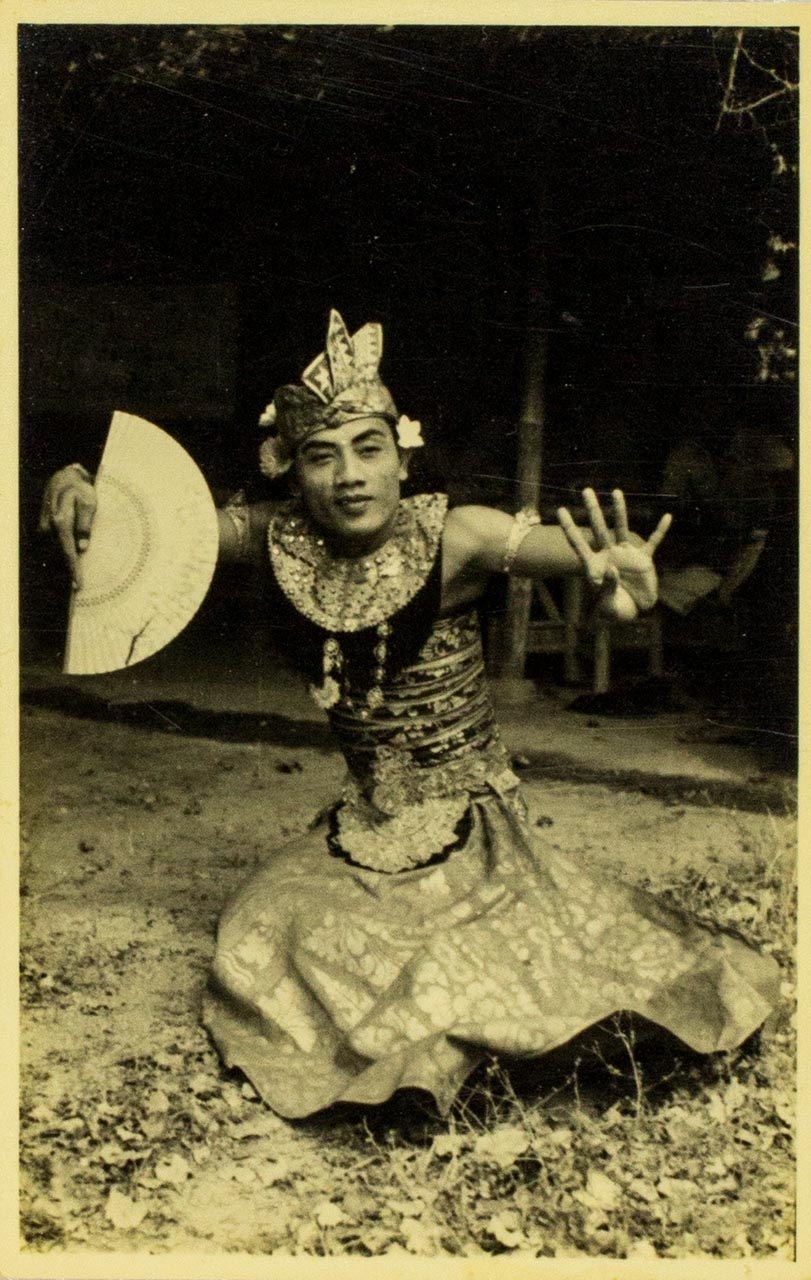 Kebyar duduk dancer