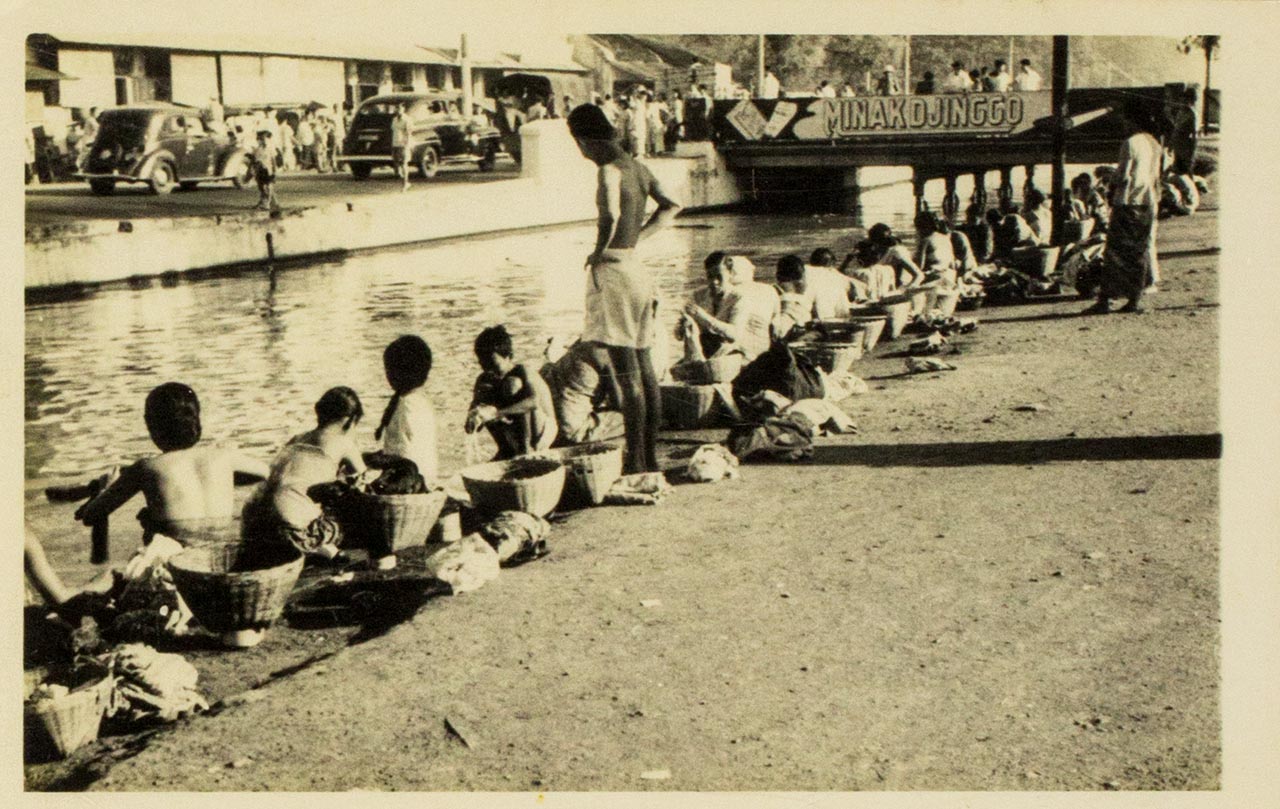 Laundry by Ciliwung River, Jakarta