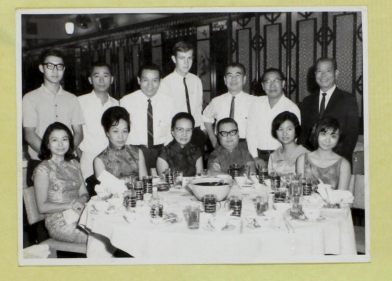 Photograph of Mr & Mrs Chen Chong Swee and Mr & Mrs Liu Kang at a banquet with others