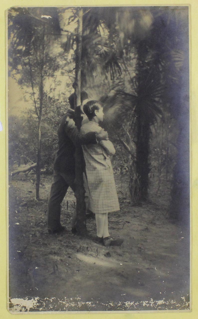 Back of Chen Chong Swee and wife in the Botanic Gardens