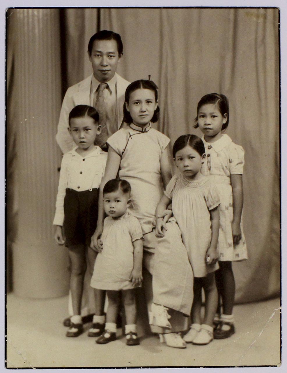 Chen Chong Swee Prewar Family portrait