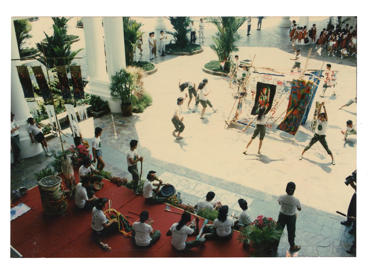 Photographic documentation of the group performance by the Art Commandos at the Sentosa Ferry Terminal