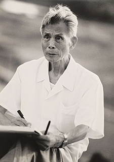 Wu Guanzhong Photography Series 吴冠中写真系列
#7 of 9 - Wu Guanzhong sketches outdoors in Bali. 吴冠中在巴厘岛写生。