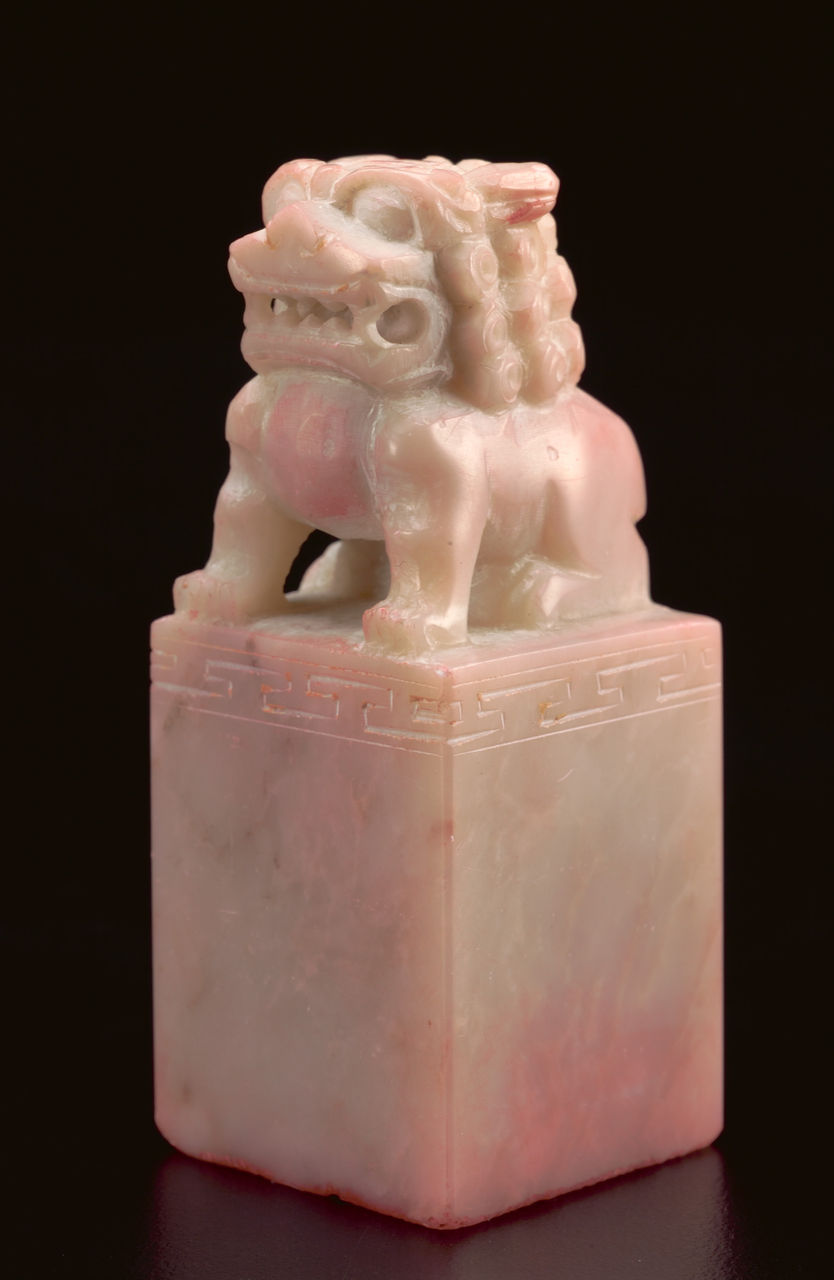 Square Leisure Seal with Lion Knob