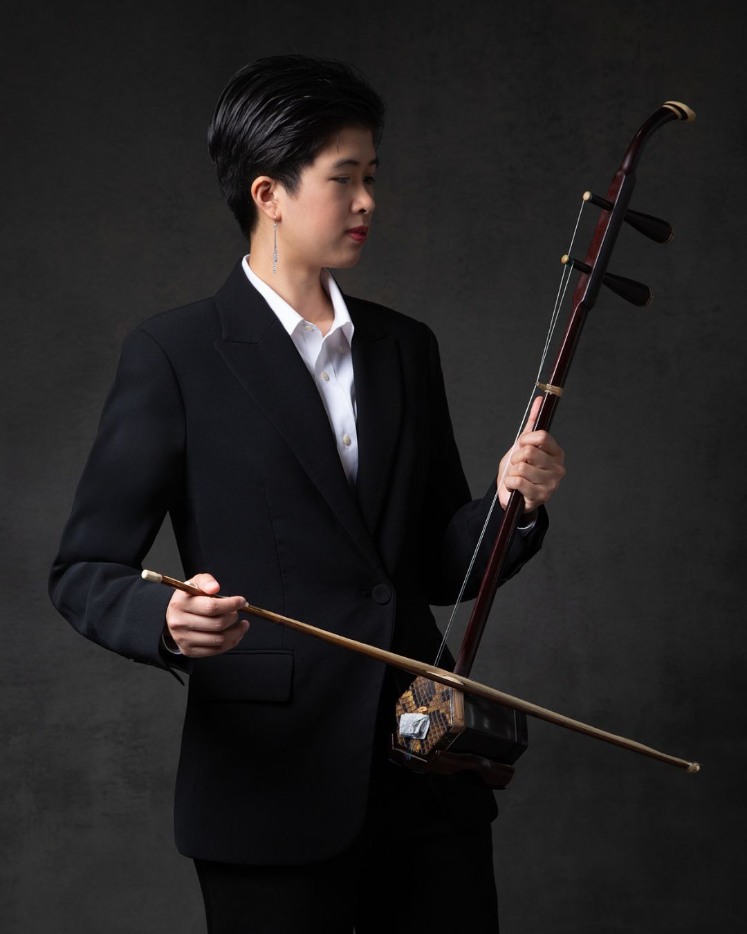 Koh Yu Jie is an award-winning huqin musician.