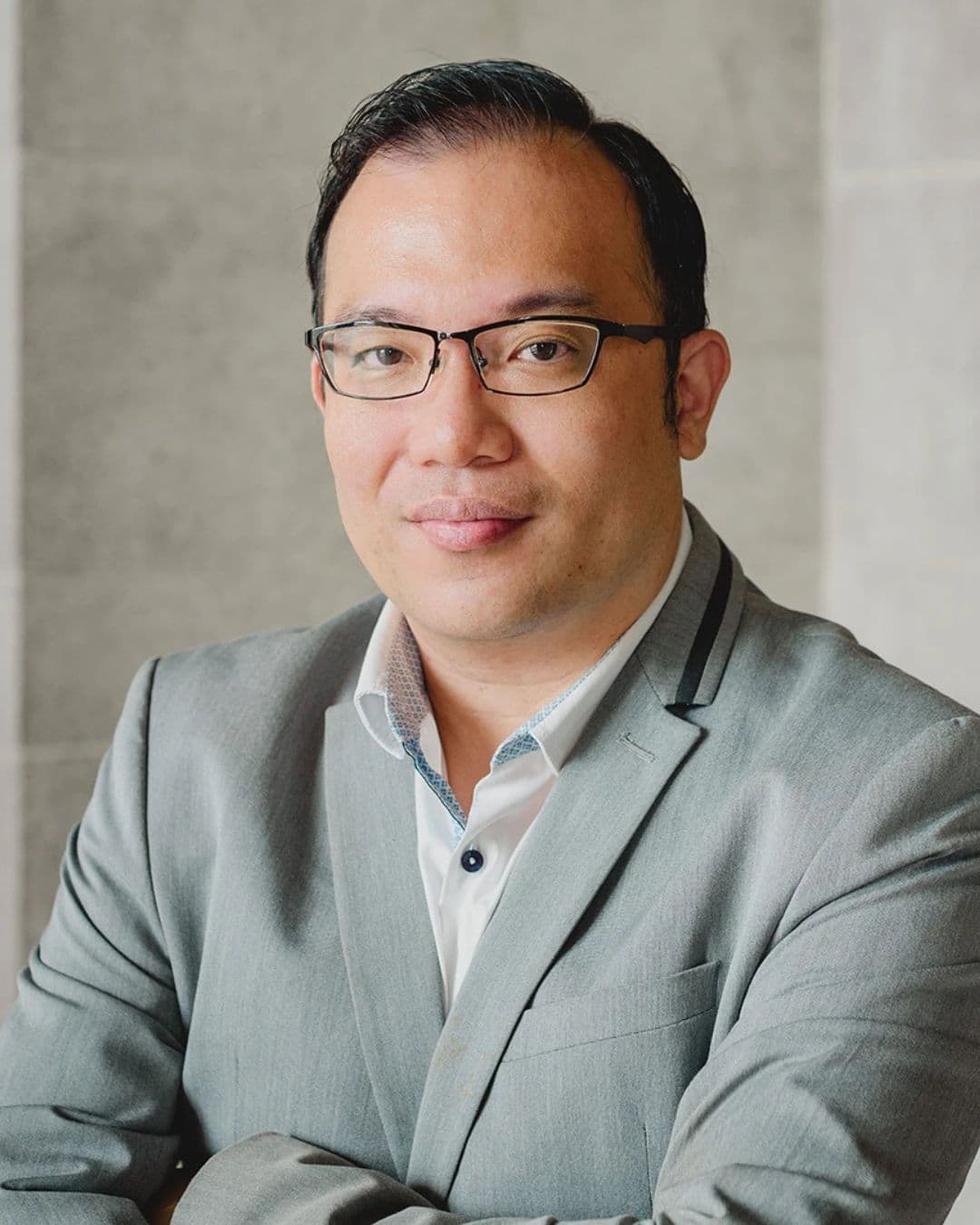 Dr Seng Yu Jin is a Senior Curator and Director (Curatorial, Research & Exhibitions) at the National Gallery Singapore